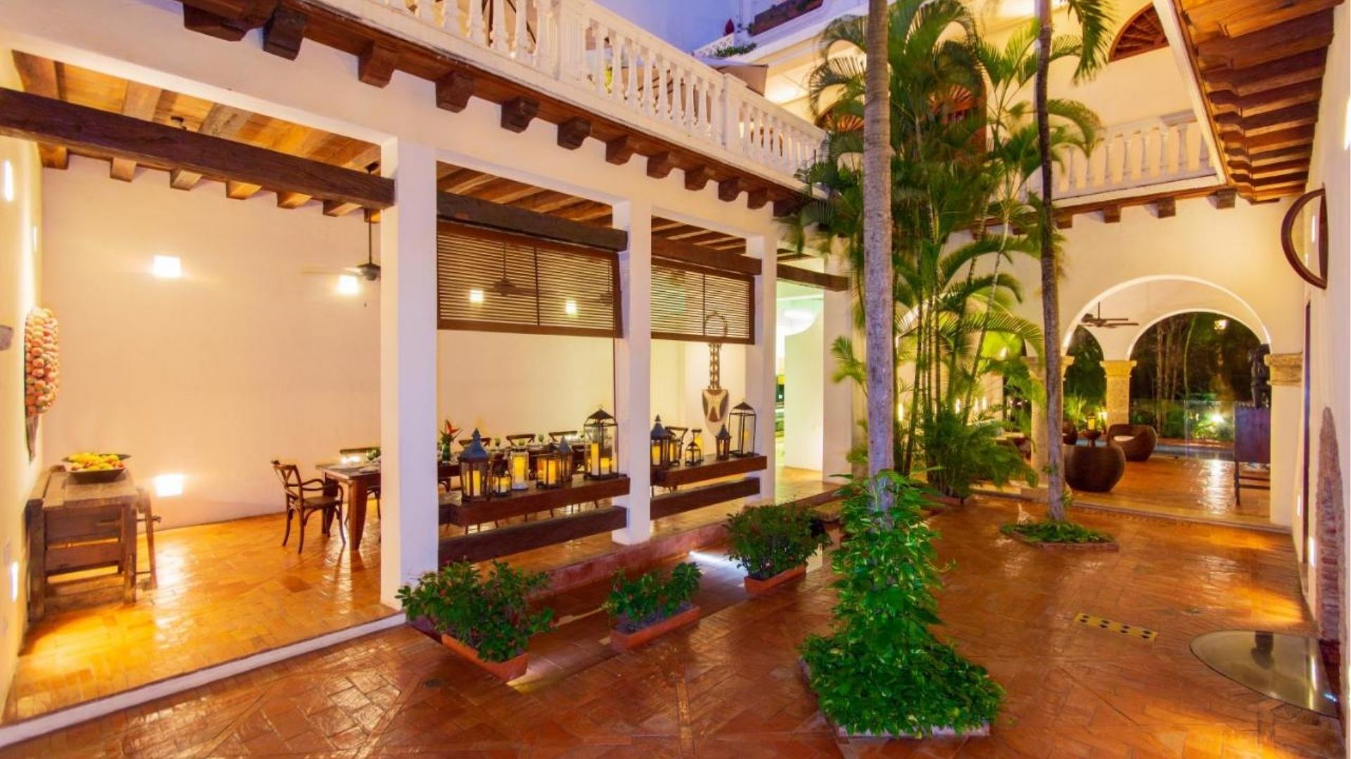 Hotel boutique de lujo en Cartagena – Alojamiento con diseño colonial para parejas europeas.