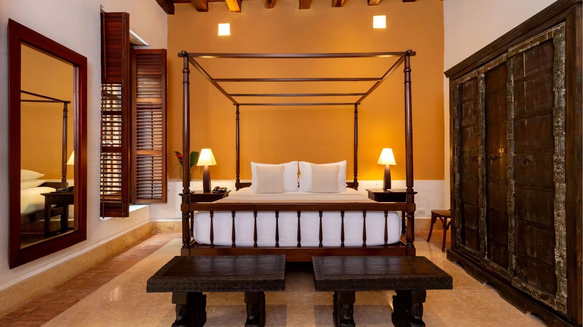Suite de lujo en casa colonial de Cartagena – Romance, patrimonio y viajes a medida.