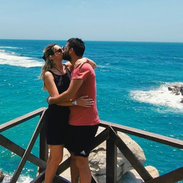 Mónica y Andrea nos comparten sus reseñas de viajes privados a Colombia en las playas del mar caribe colombiano. Testimonios de viajes a Colombia.
