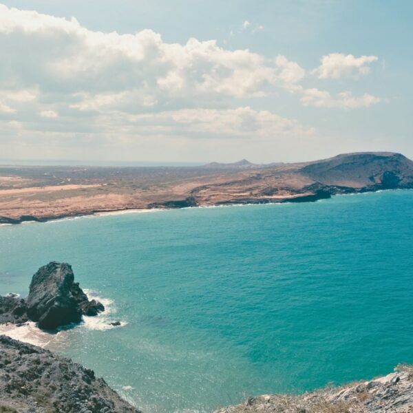 Viajes privados de lujo a la Colombia Indómita: La Guajira, Caño Cristales y Amazonas desde Europa.