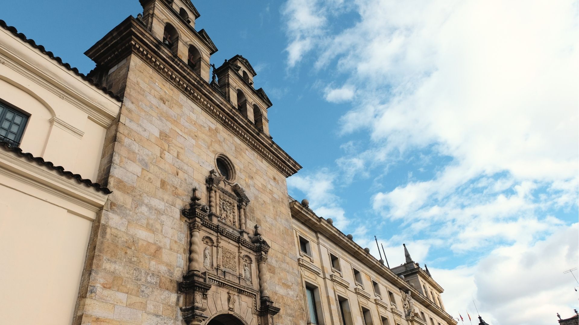 Tours de lujo en Bogotá a medida – Viajes culturales con diseño artesanal para europeos. Experiencias privadas en Bogotá.
