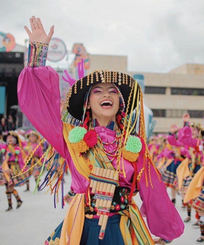 Carnaval de Barranquilla y Carnaval de Blancos y Negros: Vivir la fiesta folclórica de Colombia con acceso privado. Experiencia cultural en los Carnavales de Barranquilla y de Blancos y Negros – Viajes de lujo con inmersión auténtica en Colombia.