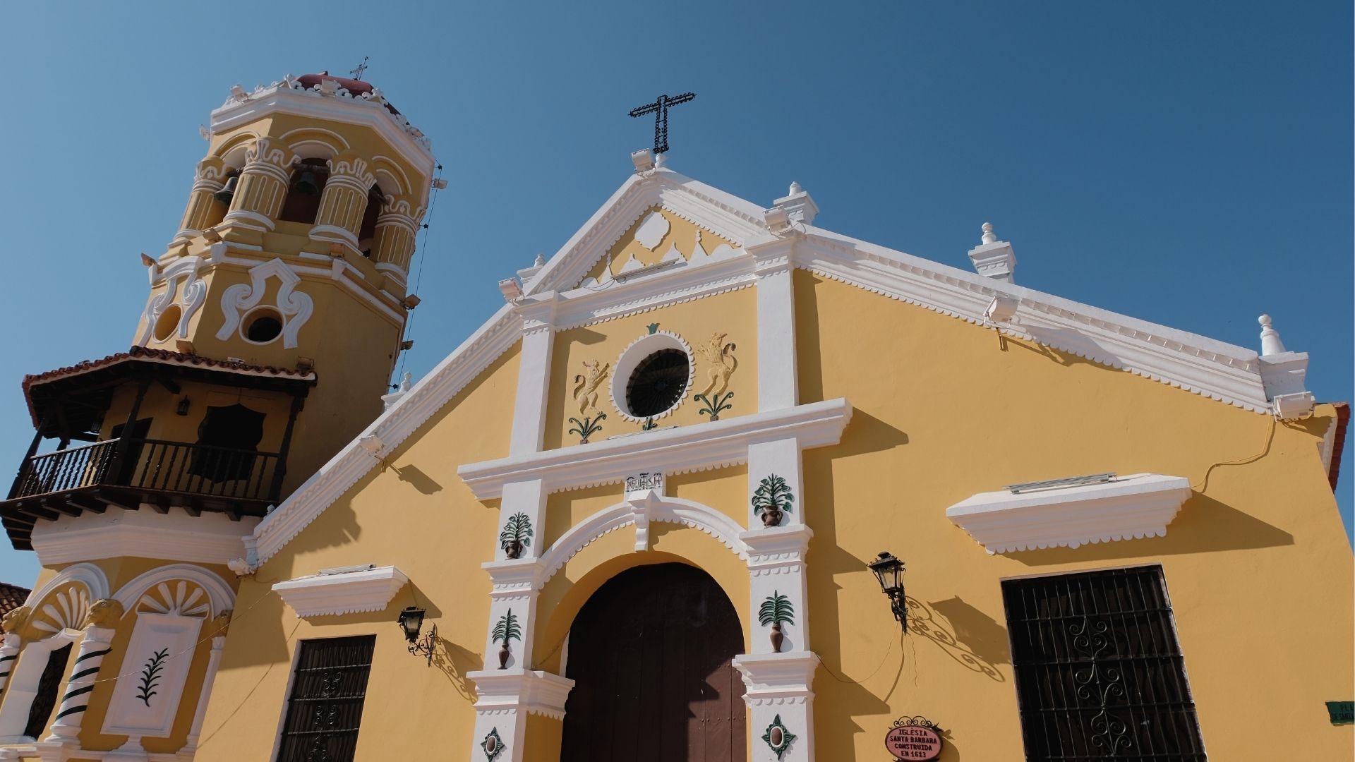 Tours de lujo en Mompox – Viajes al patrimonio colonial UNESCO y orfebrería artesanal en Colombia.