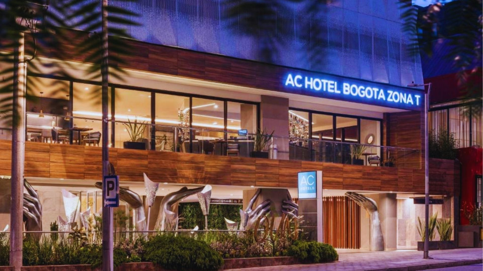 Interior del AC Hotel by Marriott en la Zona T de Bogotá